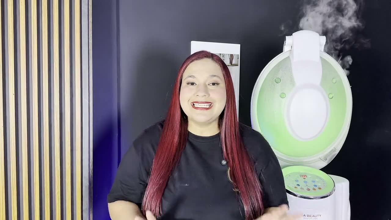 Way Prieto presentando la Masterclass desde su estudio.